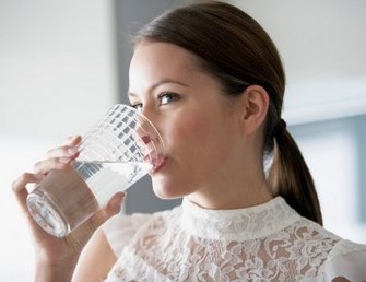 6 Fakta di Balik Pentingnya Minum Air Putih Tiap Hari