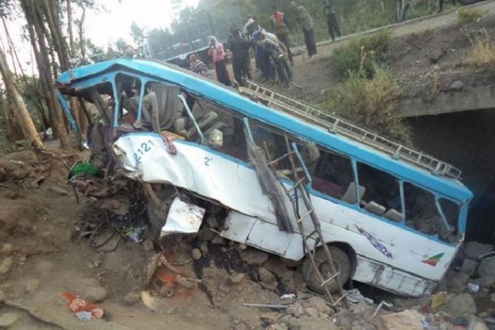 BUS TERJUN KE TANGGUL DI ETIOPIA, 38 PENUMPANG TEWAS