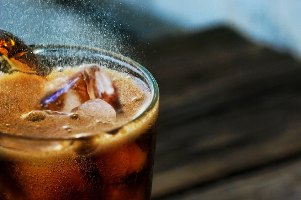 Mengapa Konsumsi Diet Soda (malah) Membuat Anda Mengidam-idamkan Gula?