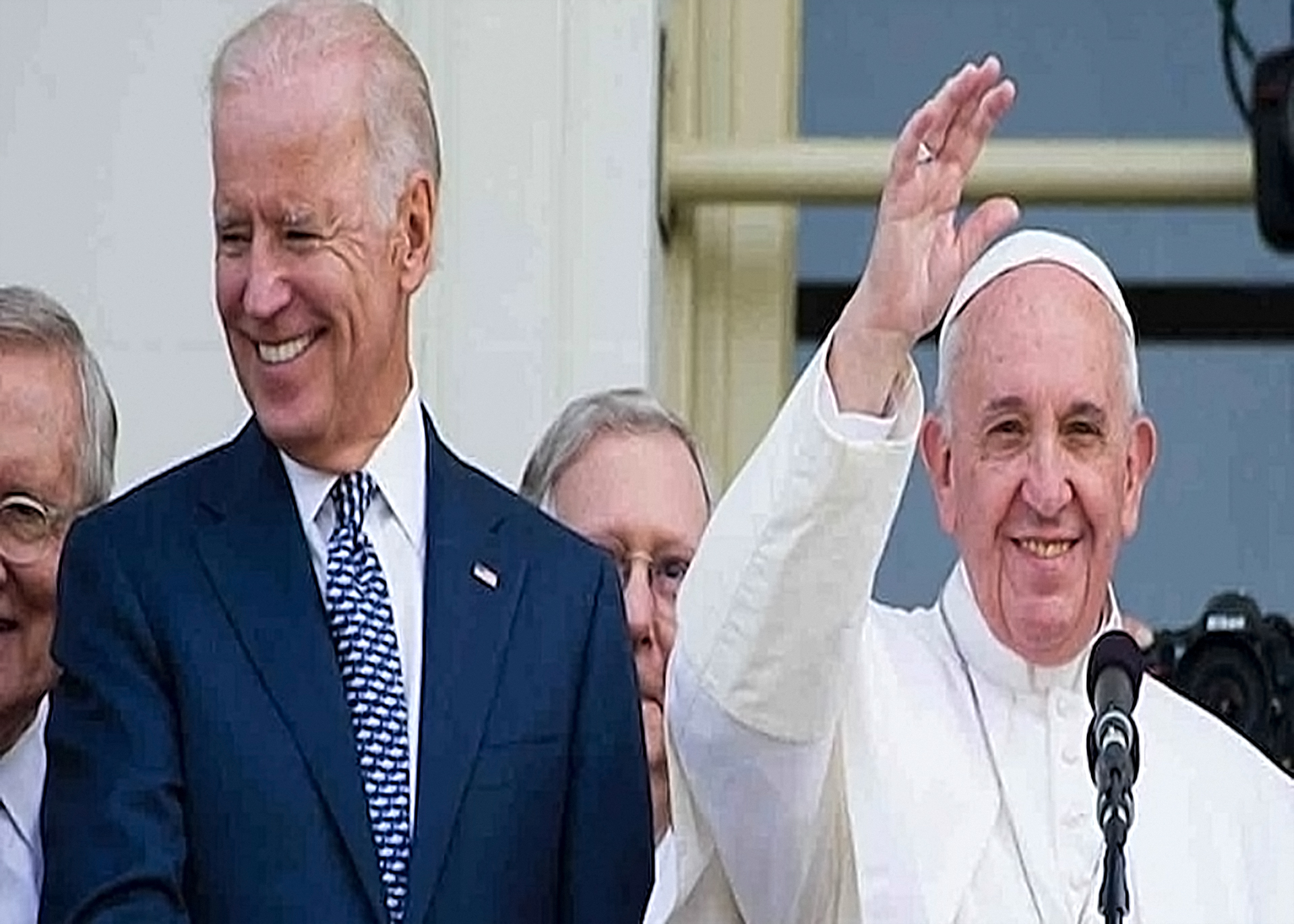 Paus Fransiskus Ucapkan Selamat dan Berkati Joe Biden